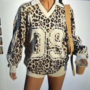 Women's Oversized Jersey Top sweatshirt - cheetah leopard print